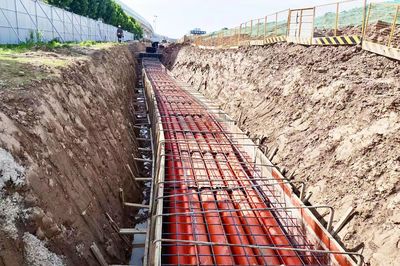 用“掃雷”施工法推進電纜鋪設，二航局助力車谷新能源汽車產業(yè)“加速跑”